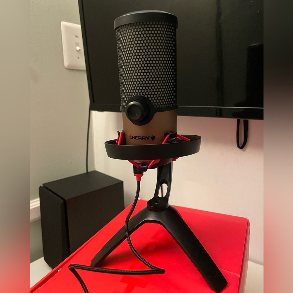 CHERRY USB Streaming Microphone - Picture 2 of 3